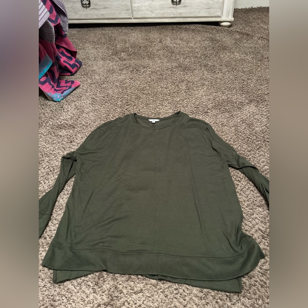 Casual, cute green top